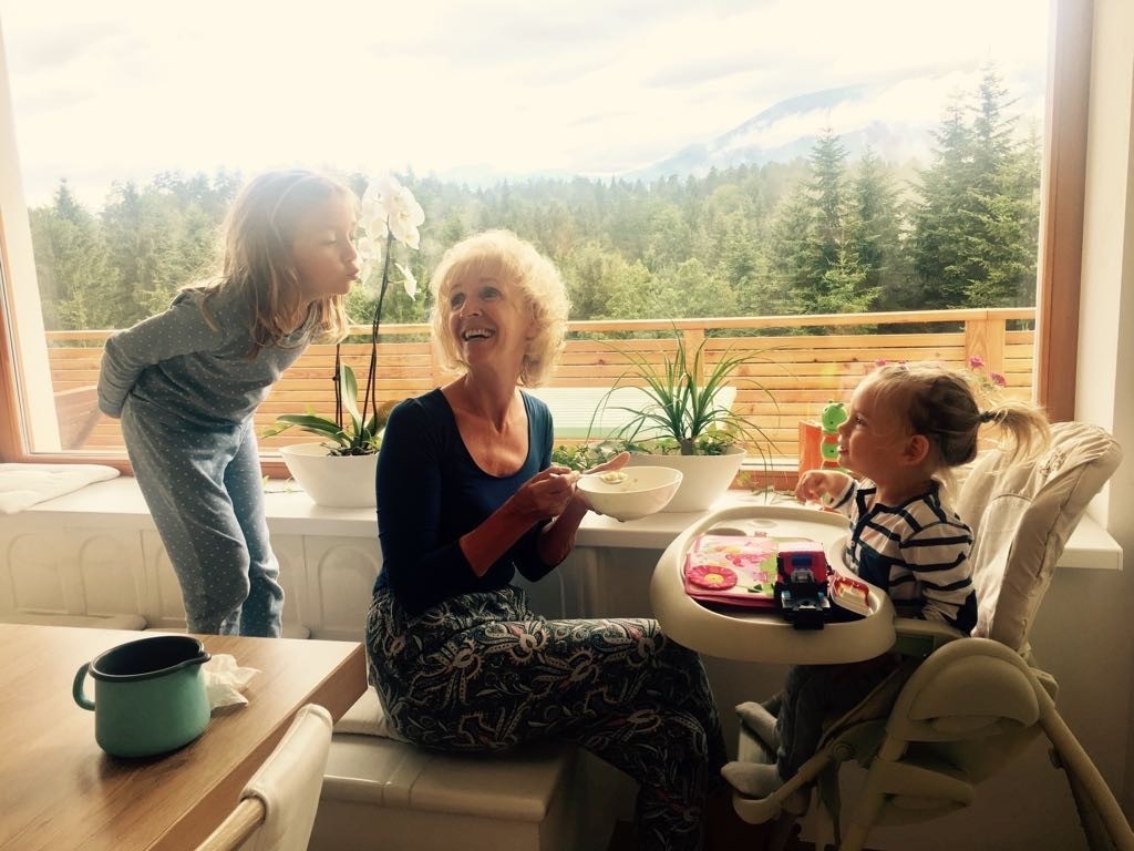 Krekovo središče: BABI SERVIS - varstvo otrok na njihovih domovih